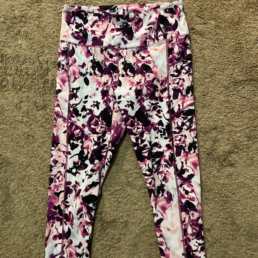 Gaiam 7/8 length athletic high waisted leggings, size medium